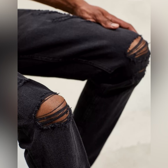 Urban Outfitters || BDG Black Distressed Skinny Stretch Jeans - Picture 5 of 9